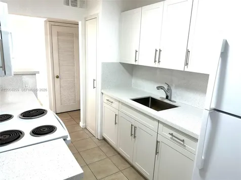 7256 SW 94 Place Miami FL 33173