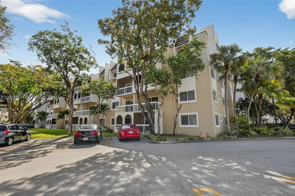 8103 Camino Real Miami FL 33143