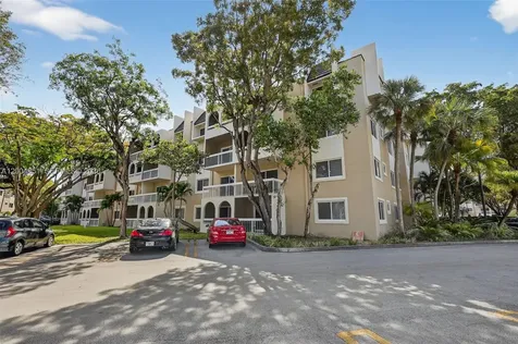 8103 Camino Real Miami FL 33143