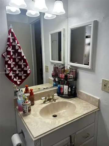 8103 Camino Real Miami FL 33143