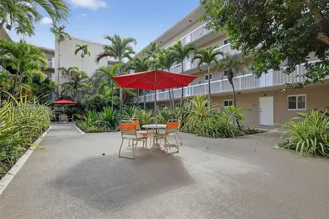 8103 Camino Real Miami FL 33143
