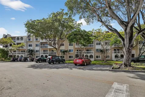 8103 Camino Real Miami FL 33143