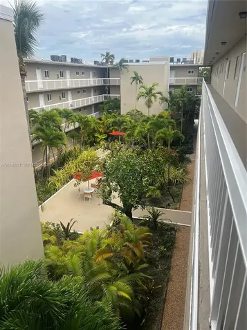 8103 Camino Real Miami FL 33143