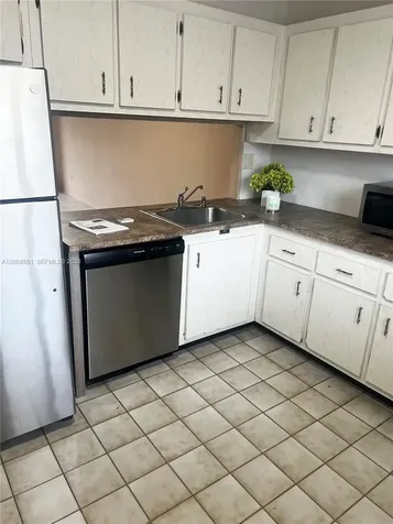 8103 Camino Real Miami FL 33143