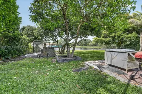 10161 N Lake Vista Circle Davie FL 33328