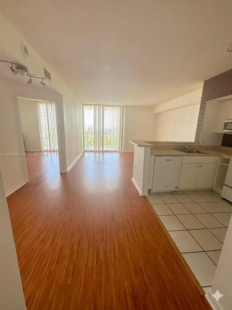 5077 NW 7th Street Miami FL 33126