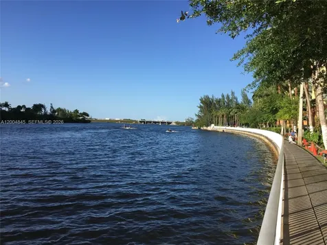 5077 NW 7th Street Miami FL 33126