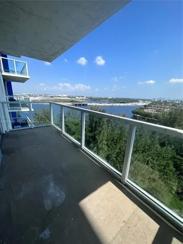 5077 NW 7th Street Miami FL 33126