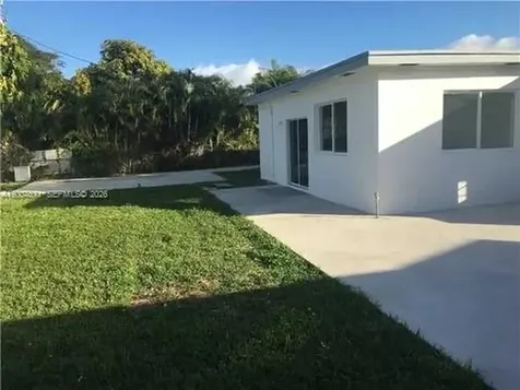 4242 SW 98th Avenue Miami FL 33165