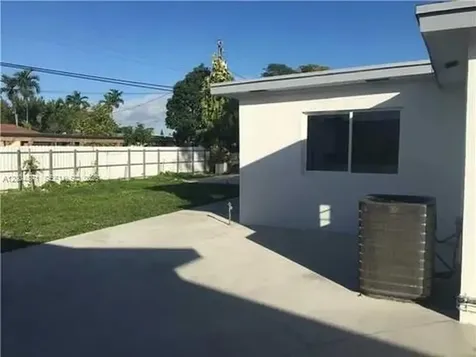 4242 SW 98th Avenue Miami FL 33165