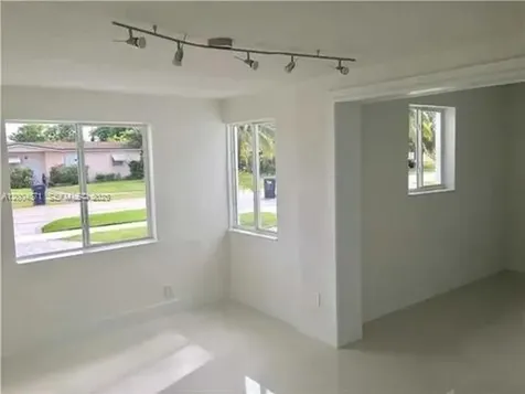 4242 SW 98th Avenue Miami FL 33165