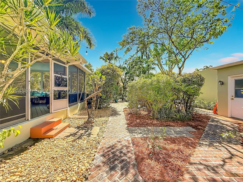 1029 Harrison Street Hollywood FL 33019