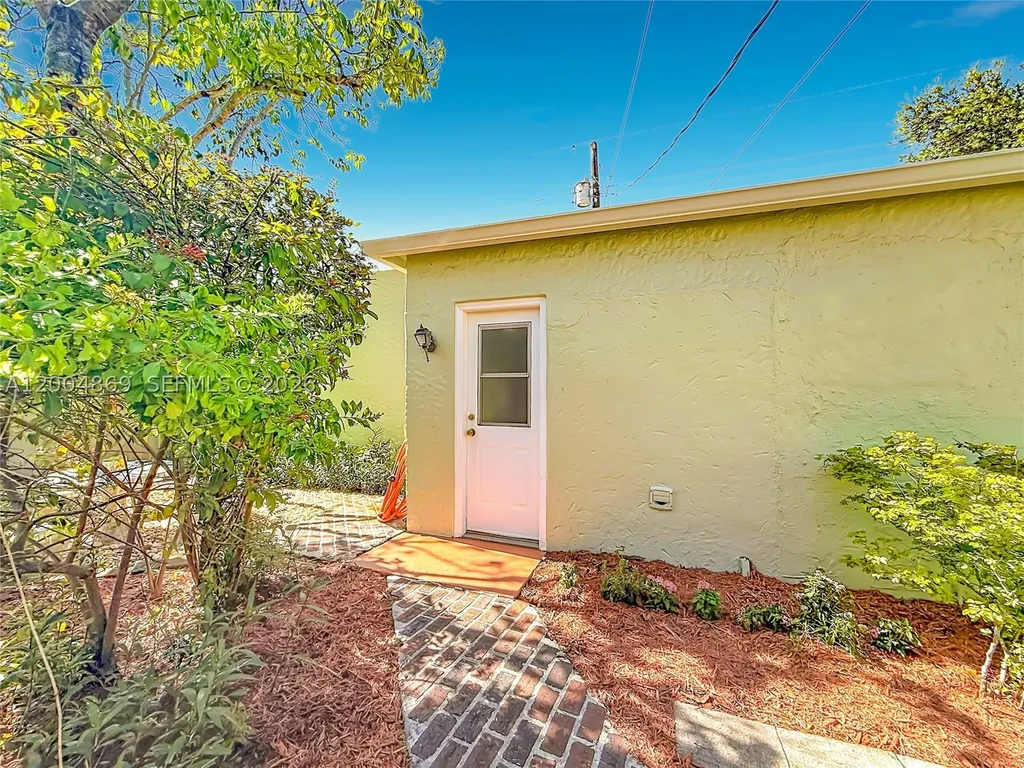 1029 Harrison Street Hollywood FL 33019