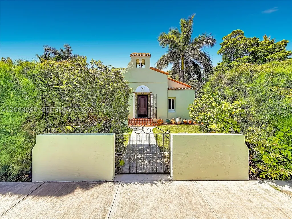 1029 Harrison Street Hollywood FL 33019