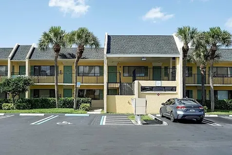 1727 W Meadows Circle W Boynton Beach FL 33436