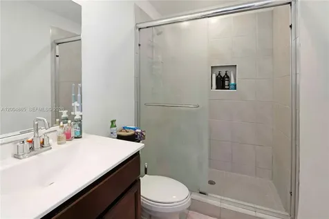 1052 SE 23rd Avenue Homestead FL 33035