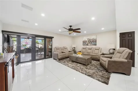 1789 W 72nd Street Hialeah FL 33014
