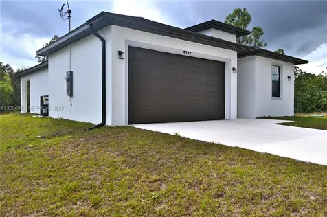 4107 13 Street SW Lehigh Acres FL 33976