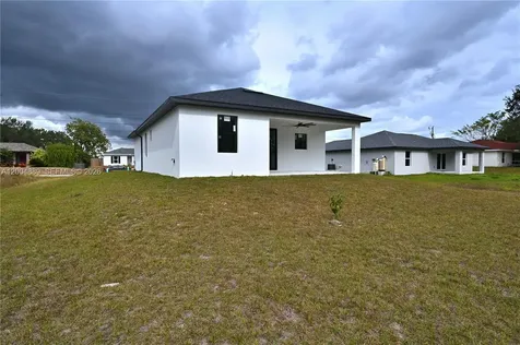 4107 13 Street SW Lehigh Acres FL 33976