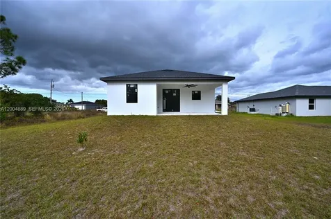 4107 13 Street SW Lehigh Acres FL 33976