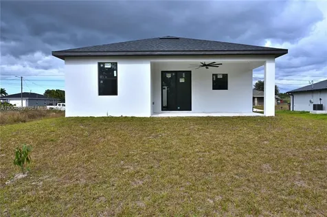 4107 13 Street SW Lehigh Acres FL 33976