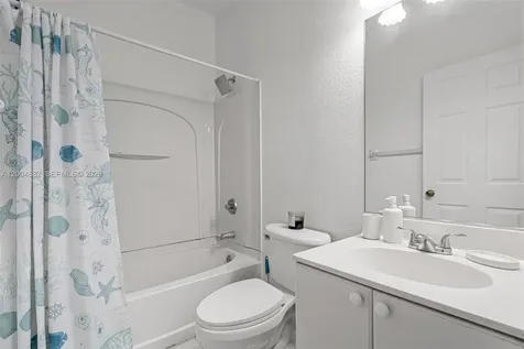 6962 NW 179th Street Hialeah FL 33015