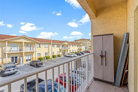 6962 NW 179th Street Hialeah FL 33015