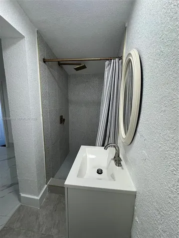 2796 SW 34th Court Miami FL 33133