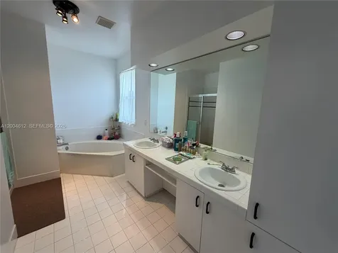 2329 NW 184th Terrace Pembroke Pines FL 33029
