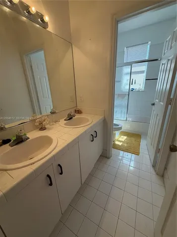 2329 NW 184th Terrace Pembroke Pines FL 33029