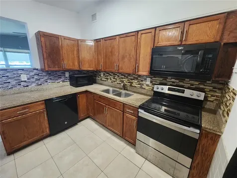 4100 SW 36th Street West Park FL 33023