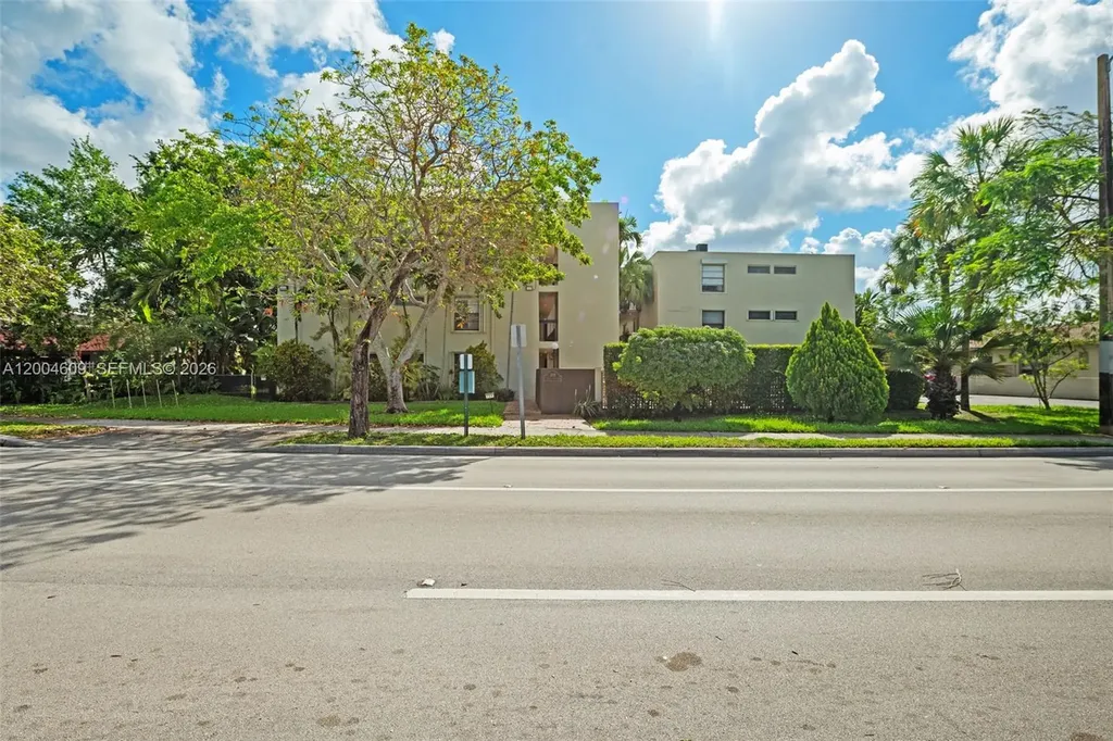 709 Curtiss Parkway Miami Springs FL 33166