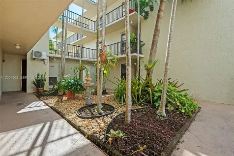 709 Curtiss Parkway Miami Springs FL 33166