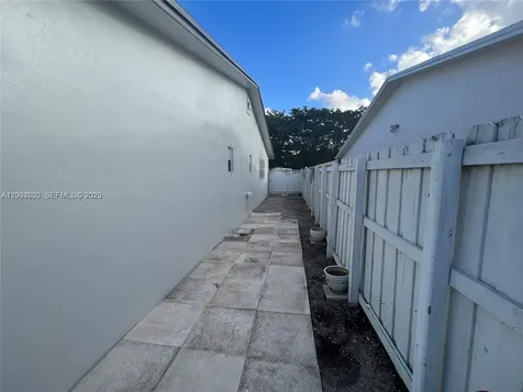 15 SE 13th Street Dania Beach FL 33004