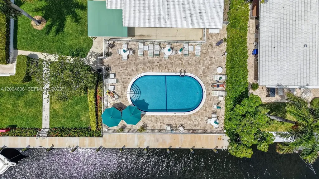 3210 SE 10th Street Pompano Beach FL 33062