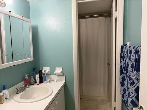 6950 W 6th Avenue Hialeah FL 33014