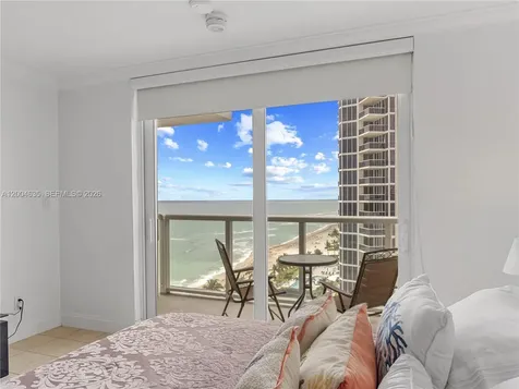 19201 Collins Avenue Sunny Isles Beach FL 33160