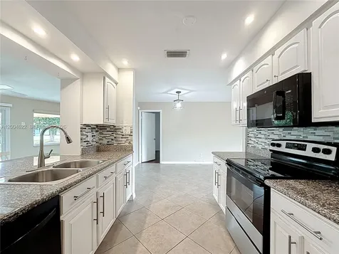 8102 NW 96th Terrace Tamarac FL 33321