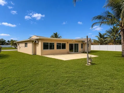 8102 NW 96th Terrace Tamarac FL 33321