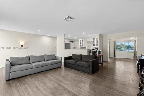 9403 NW 74th Place Tamarac FL 33321