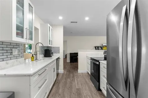 9403 NW 74th Place Tamarac FL 33321