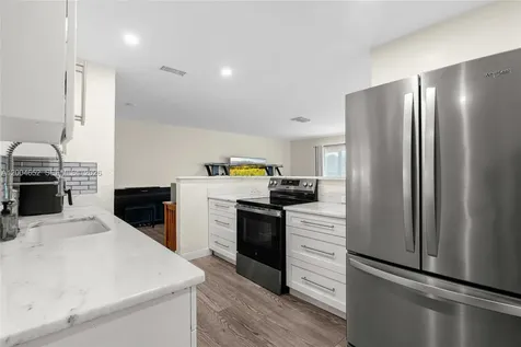 9403 NW 74th Place Tamarac FL 33321