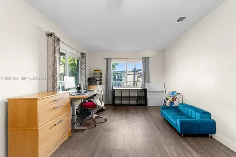 9403 NW 74th Place Tamarac FL 33321