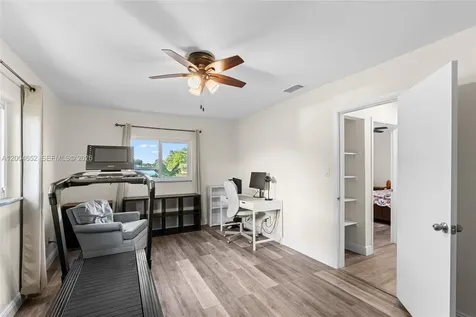 9403 NW 74th Place Tamarac FL 33321