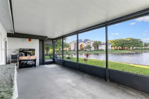 9403 NW 74th Place Tamarac FL 33321