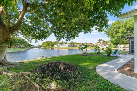 9403 NW 74th Place Tamarac FL 33321