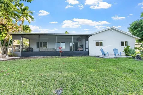 9403 NW 74th Place Tamarac FL 33321