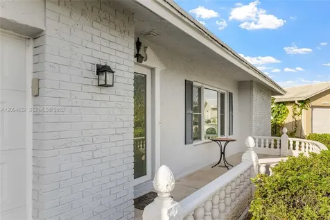 9403 NW 74th Place Tamarac FL 33321