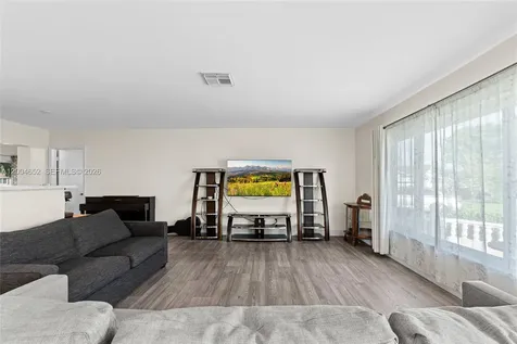 9403 NW 74th Place Tamarac FL 33321