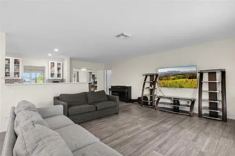9403 NW 74th Place Tamarac FL 33321